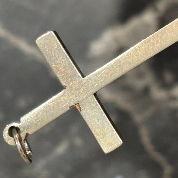 Vintage 925 Silver Cross Pendant Necklace with 17" Square Chain - Picture 3 of 10